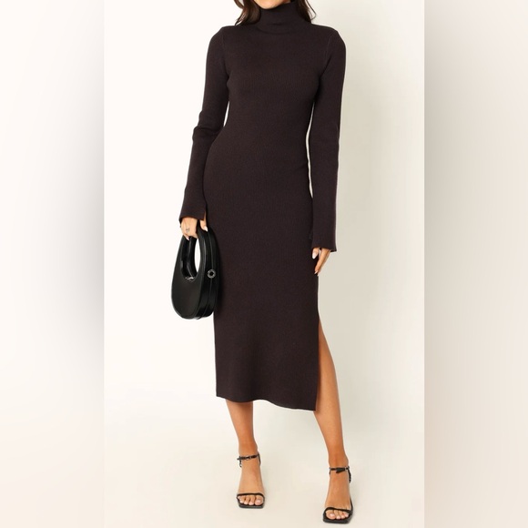 Crescent Dresses & Skirts - Crescent ASTOR LONG BELL SLEEVE MIDI Fitted SWEATER DRESS - PLUM Size M
